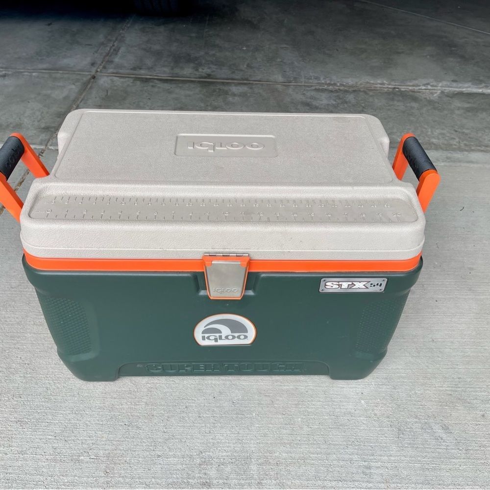 Igloo 54-Quart Super-Tough STX Cooler